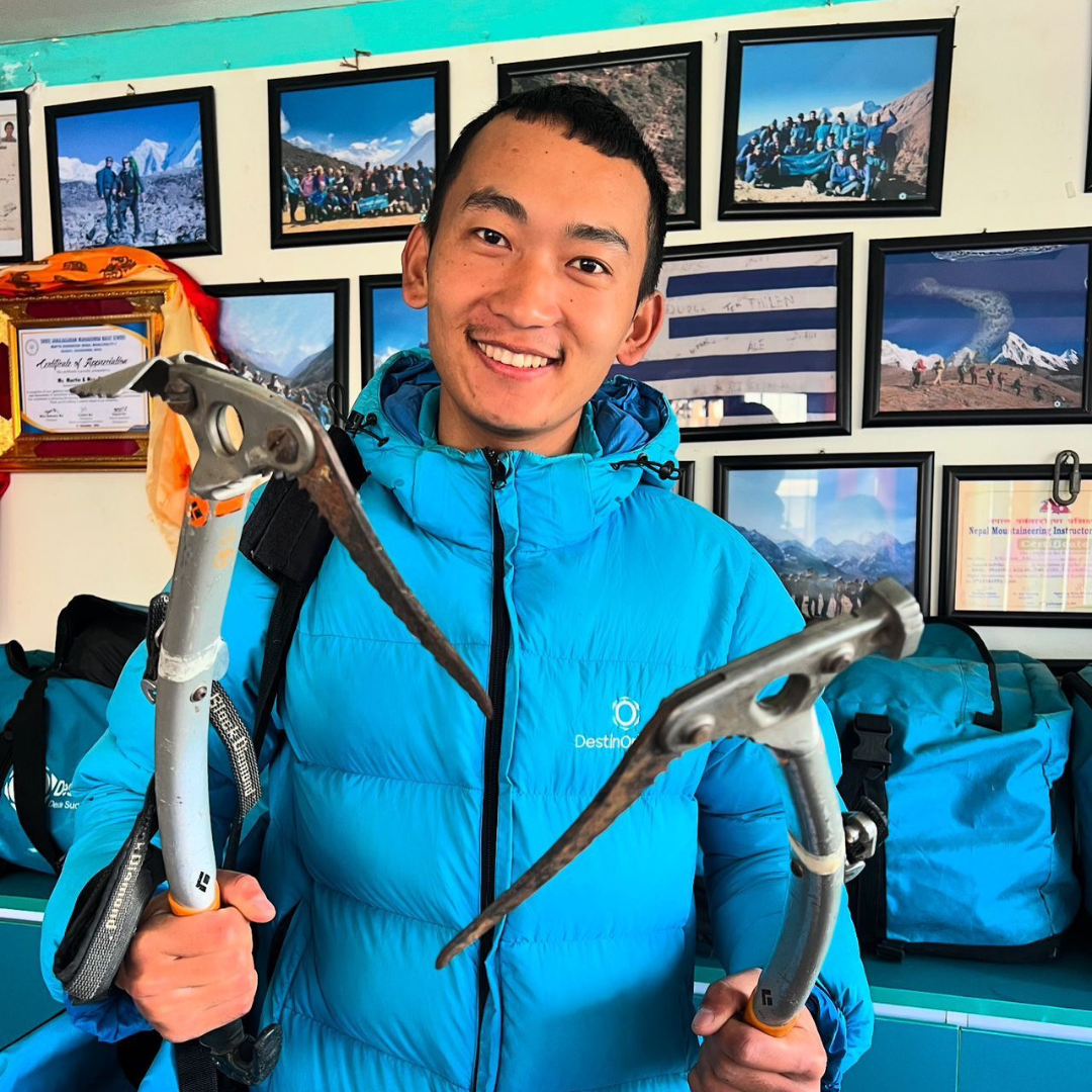 Milan guía local del trekking al Everest BC